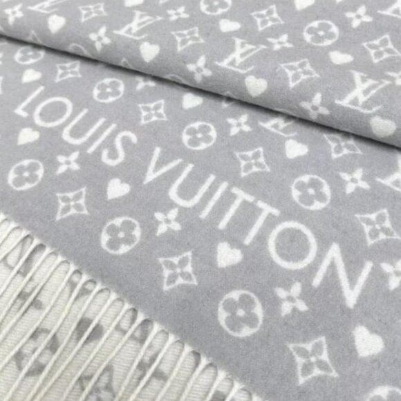 Louis Vuitton Monogram Cashmere Scarf – Grey & White - Picture 5 of 5